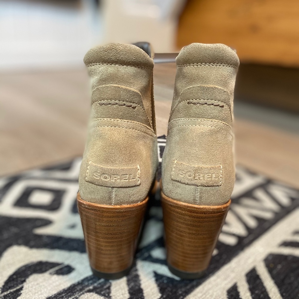 SOREL Boots - Picture 3 of 5